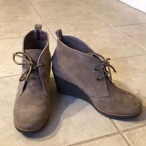 Sperry wedge boots size 8.5